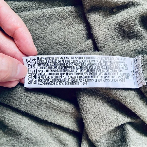 Forever 21 • Army Green Active Sweatshirt - Picture 13 of 13